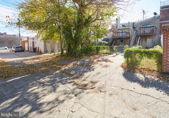 Building Photo - 762 Carroll St