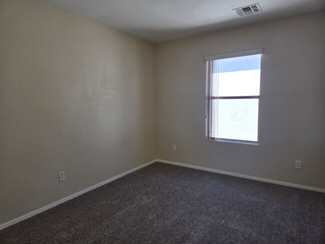 Building Photo - WATERFORD SQUARE COMMUNITY 3 BED 2.5 BATH **ASK ABOUT OUR MOVE IN SPECIALS***