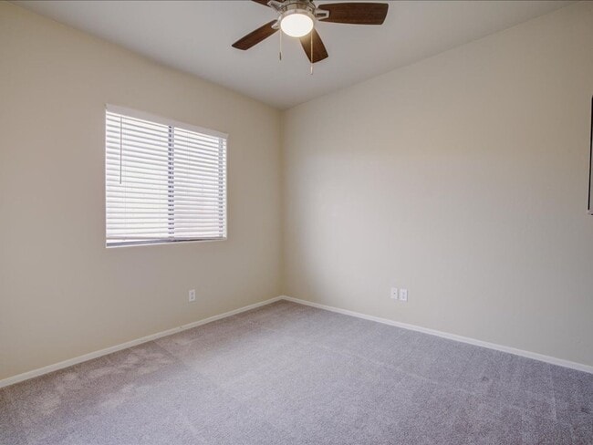 Building Photo - Beautiful 3 Bedroom Home with Office & Des...