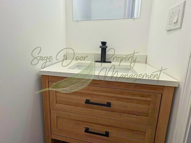 Building Photo - 5 BEDROOM IN INDEPENDENCE!!!