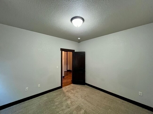 Building Photo - 622 Vermilion Peak Dr