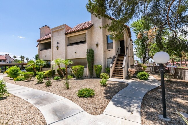 Primary Photo - 2nd Floor Condo Near UNLV