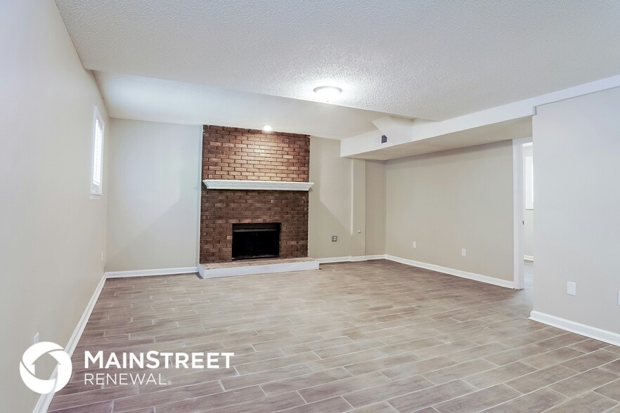 Building Photo - 1629 5 Acre Rd