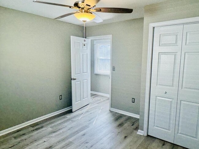 Building Photo - 520 Wainwright Ave