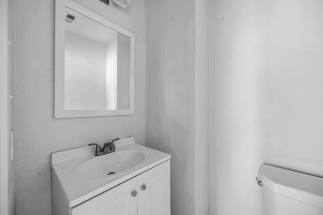 Building Photo - 12659 Chiswick Rd