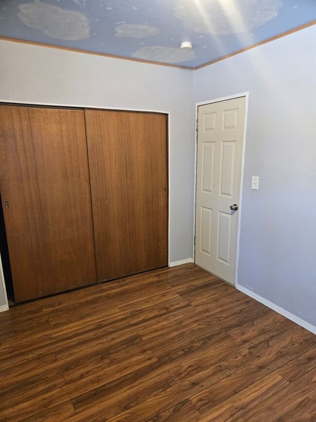 Building Photo - Cozy Eastgate Home