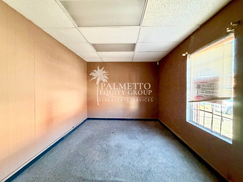 Building Photo - 1012 N Raleigh St