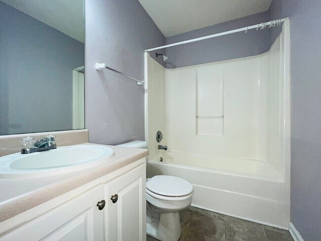 Building Photo - Northgate district! 4 bed/2.5 full bath, newly renovated, large lot, approx 2500 sqft, 2 car gara...