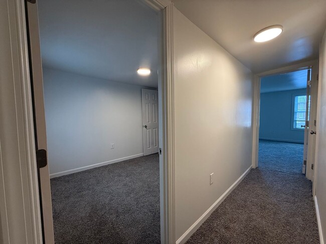 Building Photo - Newly renovated 3 bedroom , 1.5 bath house in Carlisle