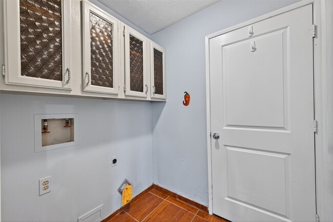 Building Photo - 16419 Cairnway Dr