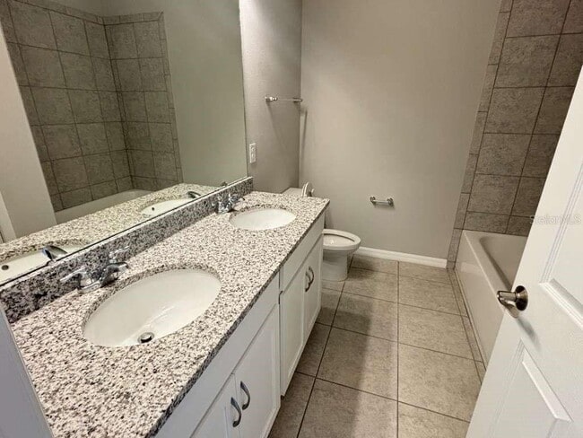 Building Photo - 1255 Normandy Dr