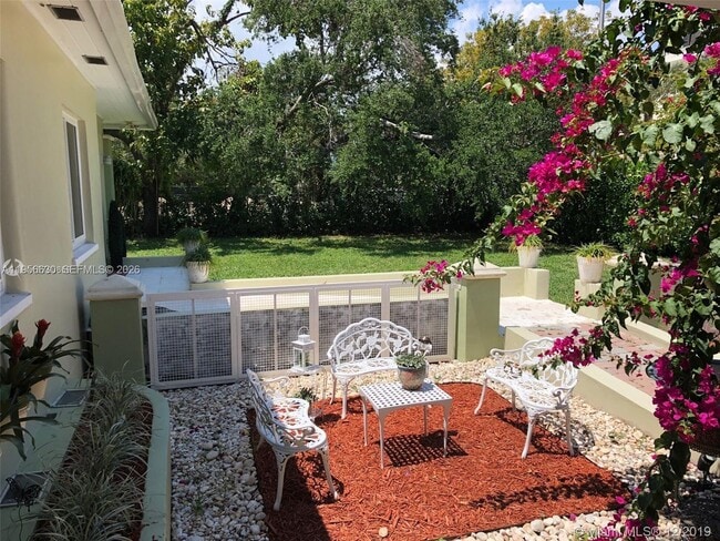 Building Photo - 5450 Sunset Dr