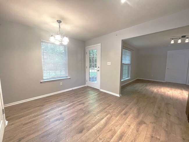 Building Photo - COMING SOON!!! Ground Floor Condo in Lake St Louis!