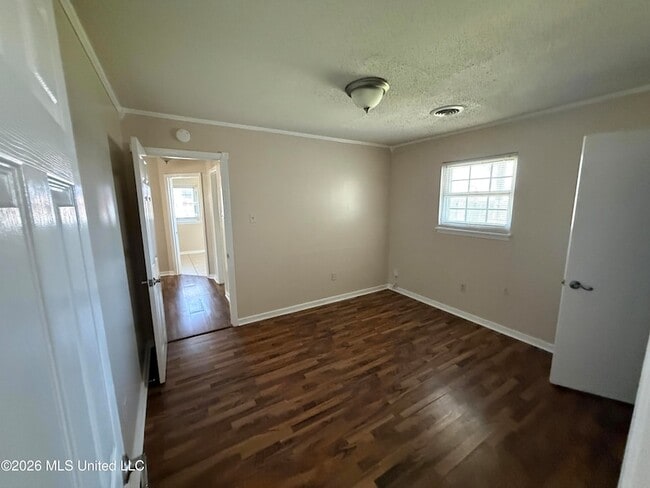 Building Photo - 405 McGuire Cir