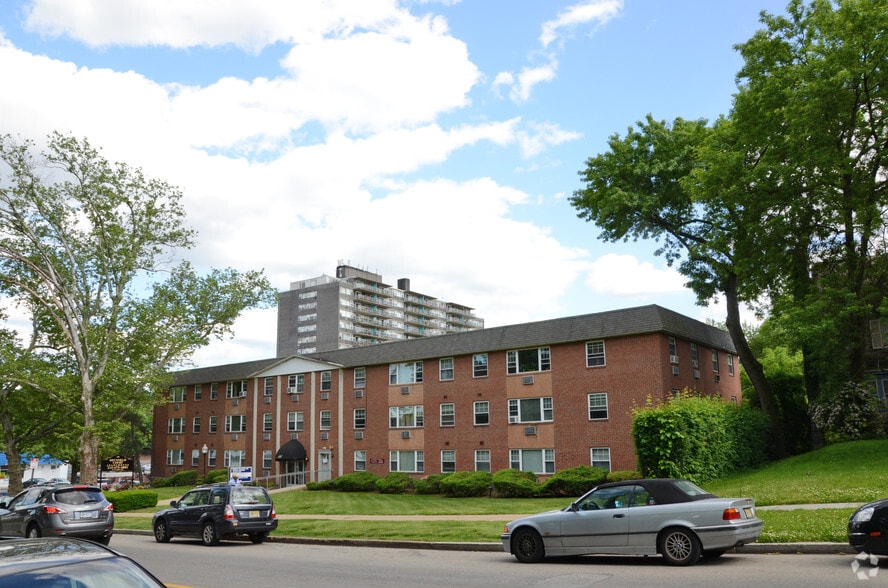 Brynfield Court - Brynfield Court Apartments