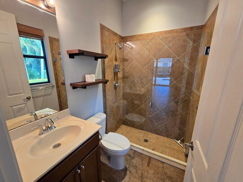 Building Photo - 2095 NW Diamond Creek Way
