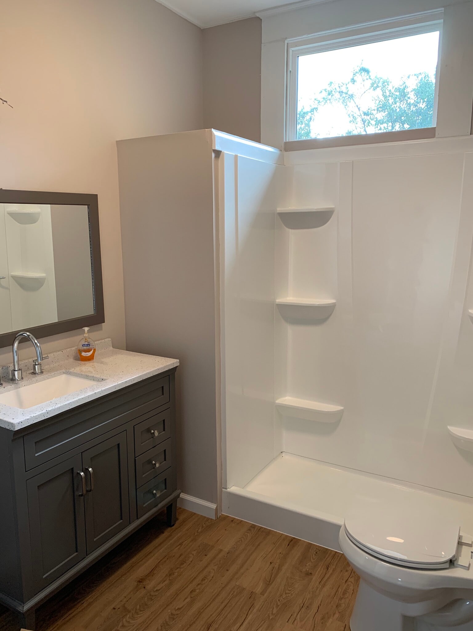 Main bathroom - 311 JL Lomax Dr