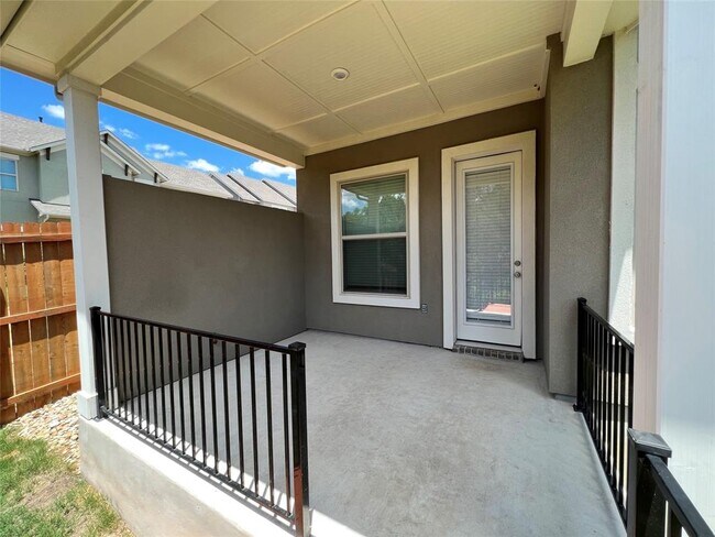 Building Photo - 5820 Harper Park Dr