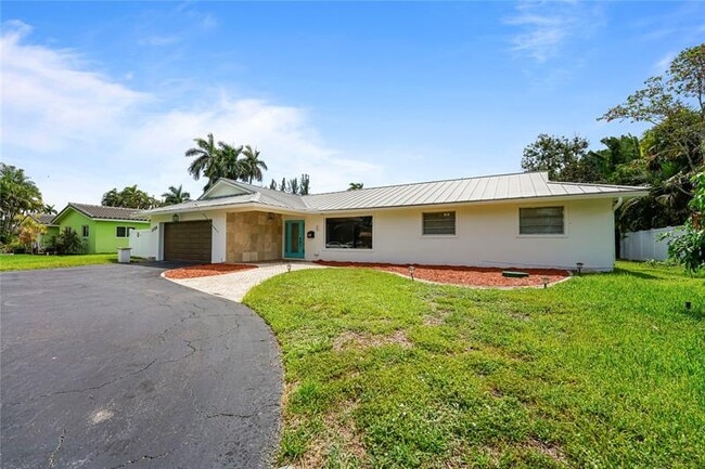 Building Photo - 1120 E Tropical Way