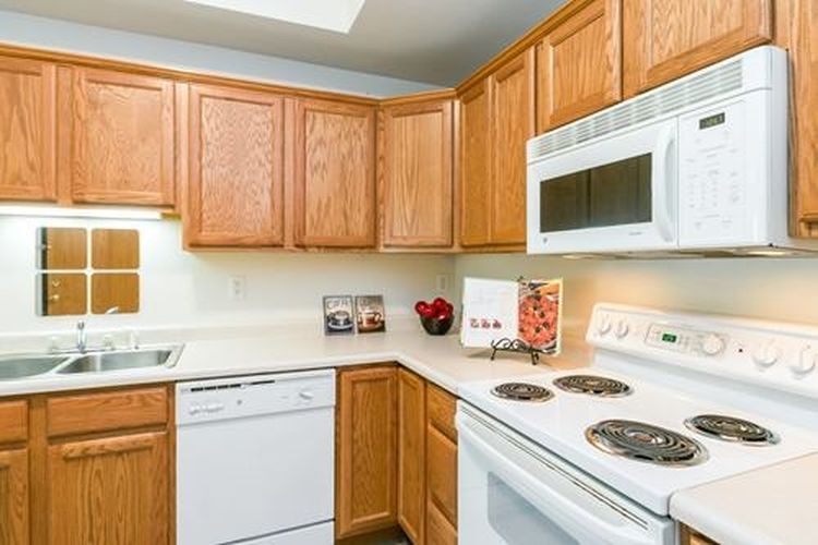 Kitchen - 876 Boston Way