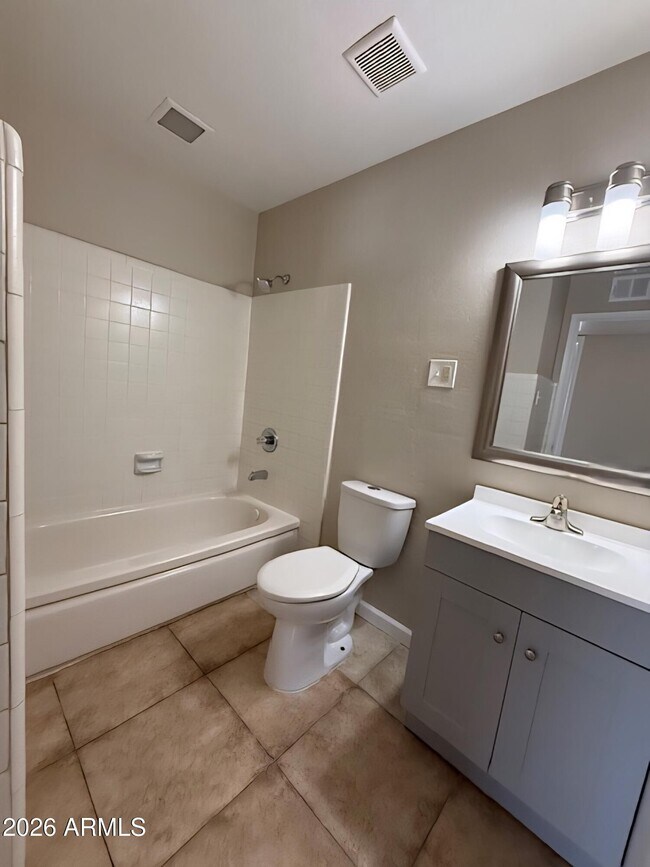 Building Photo - 6714 N 34th Ave