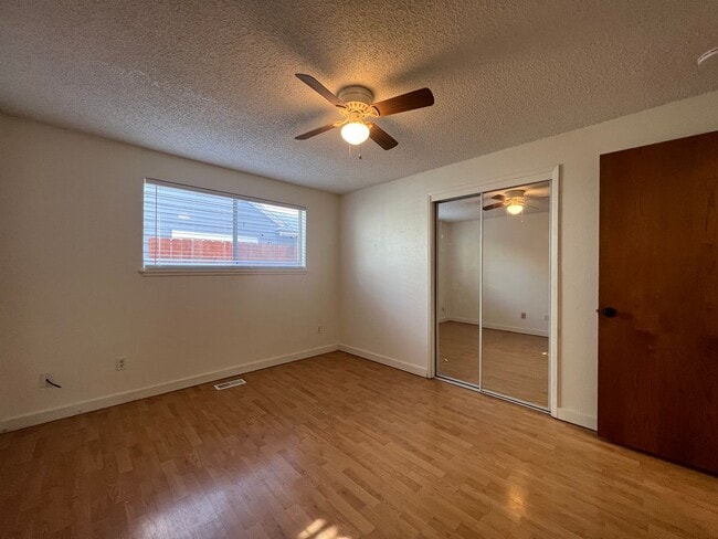 Building Photo - Two bedroom apartment | Available End of March