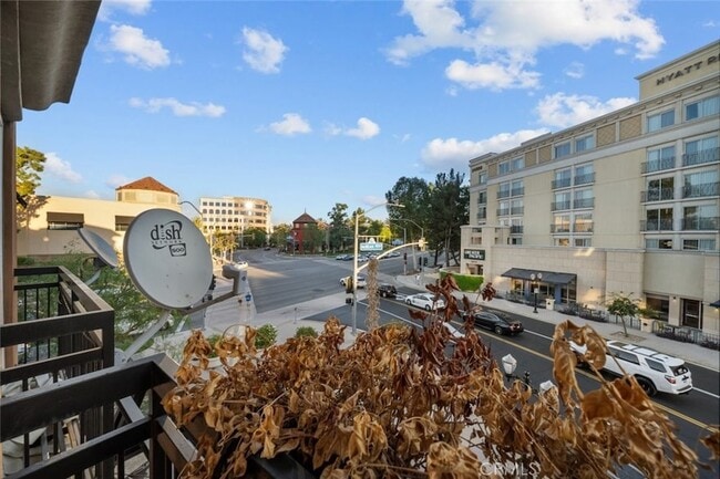 Building Photo - 24505 Town Center Dr