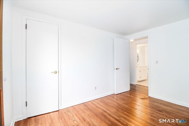 Building Photo - 10 Bonnybrook Dr