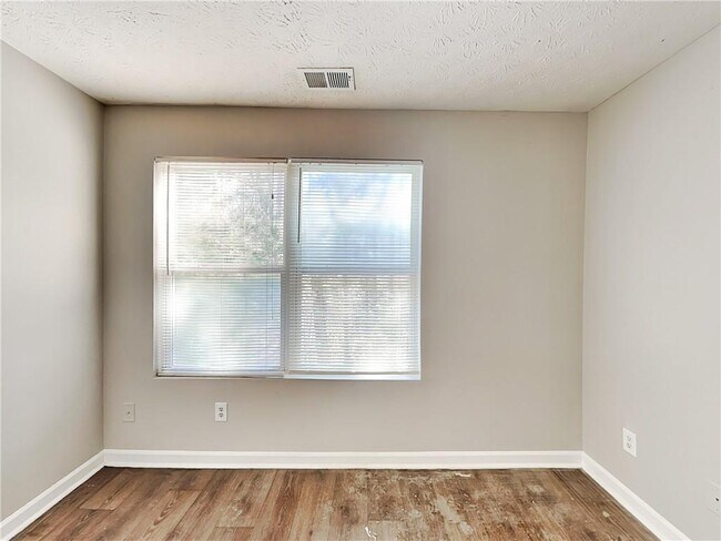 Building Photo - 8304 Fairington Village Dr