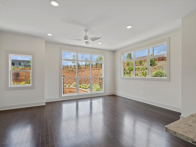 Building Photo - Townhome in West End with Rooftop Terrace ...