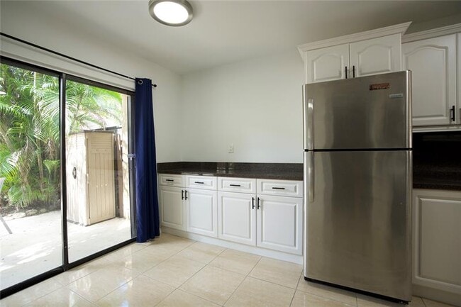 Building Photo - 2125 SW 81st Ave