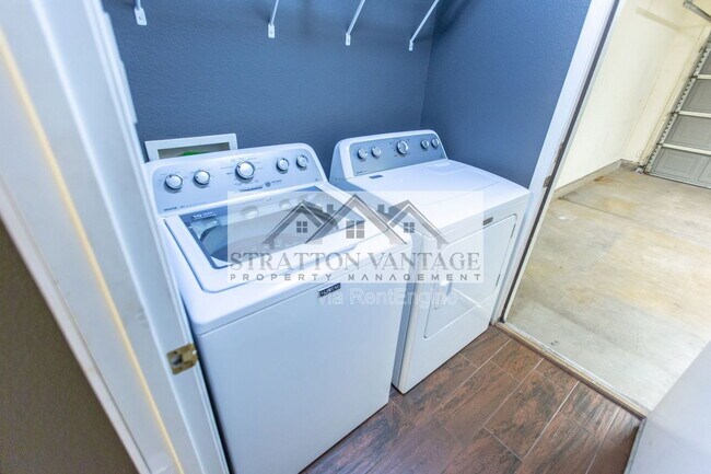 Building Photo - 9630 W Kingman St