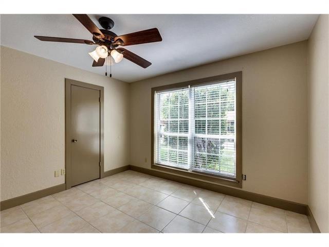 Building Photo - 2921 Clover Ln