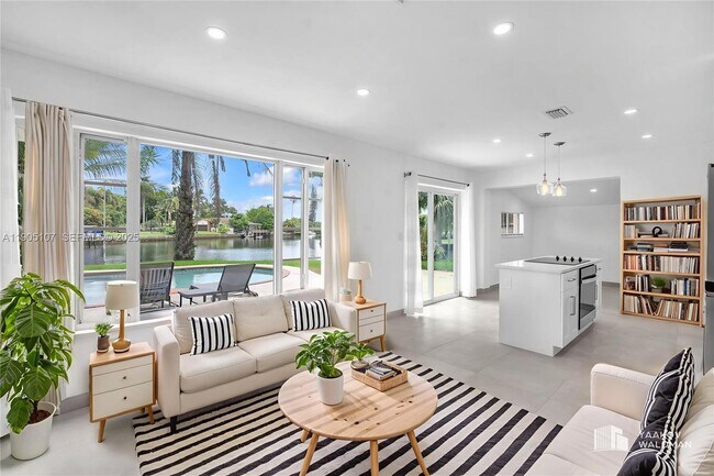 Building Photo - 2702 Scott St