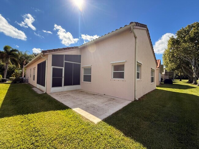 Building Photo - 633 NW Whitfield Way