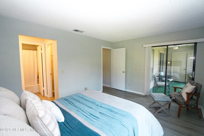 Building Photo - 10200 Belle Rive Blvd