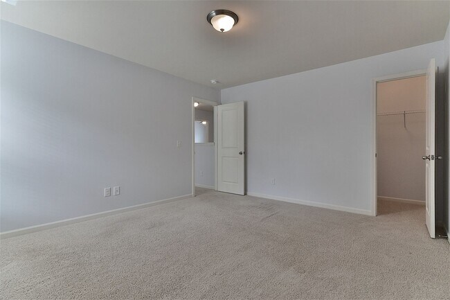 Building Photo - 804 Sunseeker Dr