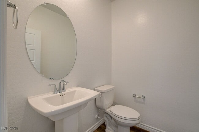 Building Photo - 206 Callen Falls Ave