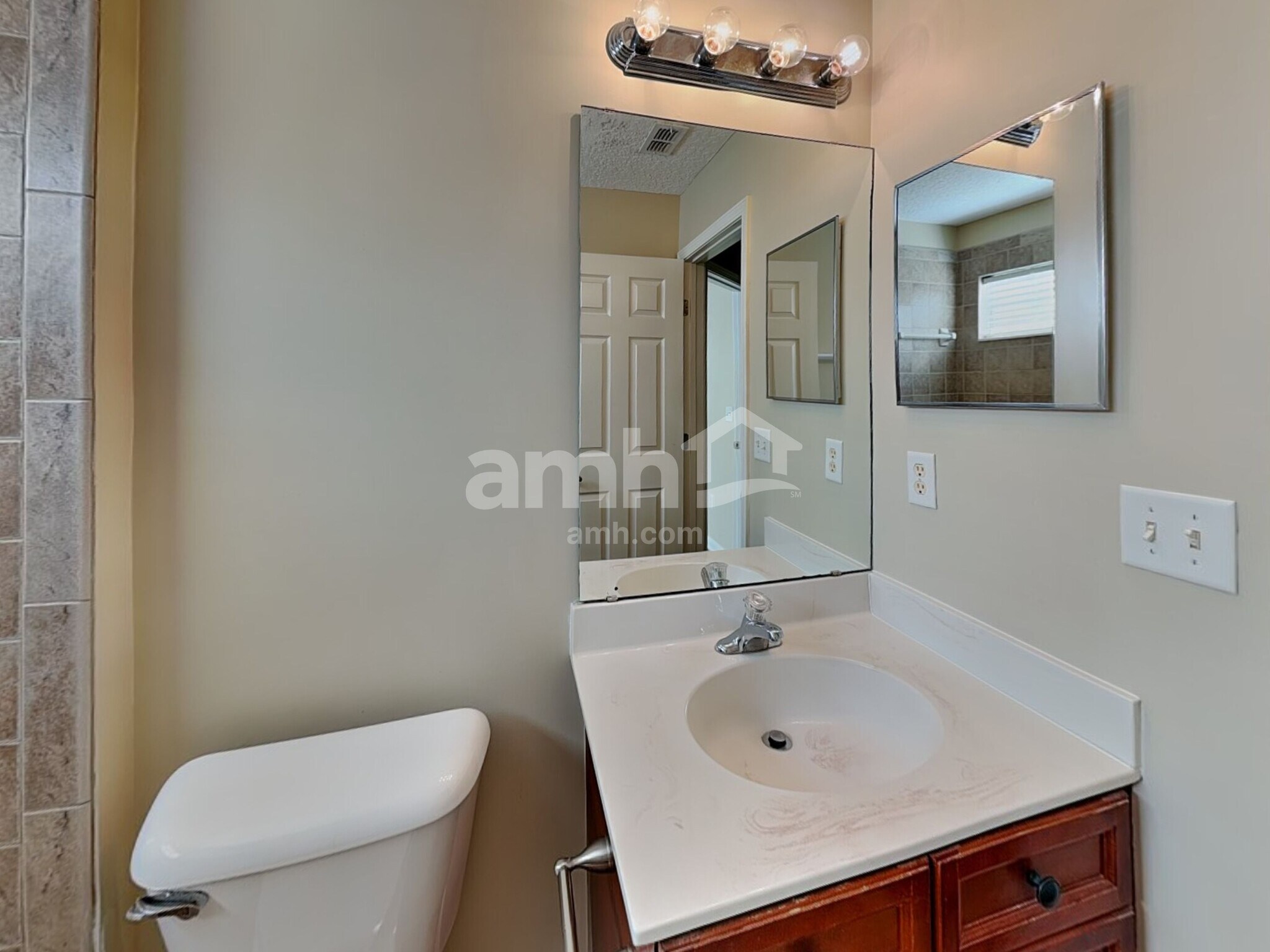 Building Photo - 6285 Pendragon Pl