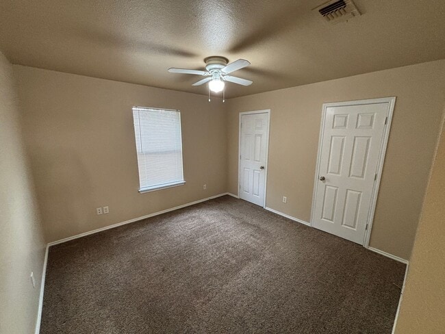 Building Photo - Fantastic 2-Story Townhome with 1-Car Gara...