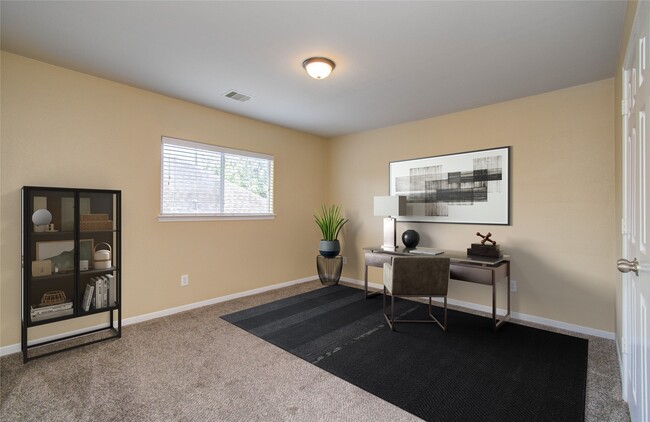 Building Photo - 17607 Memorial Falls Dr