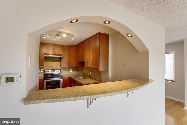 Building Photo - 200 N Pickett St