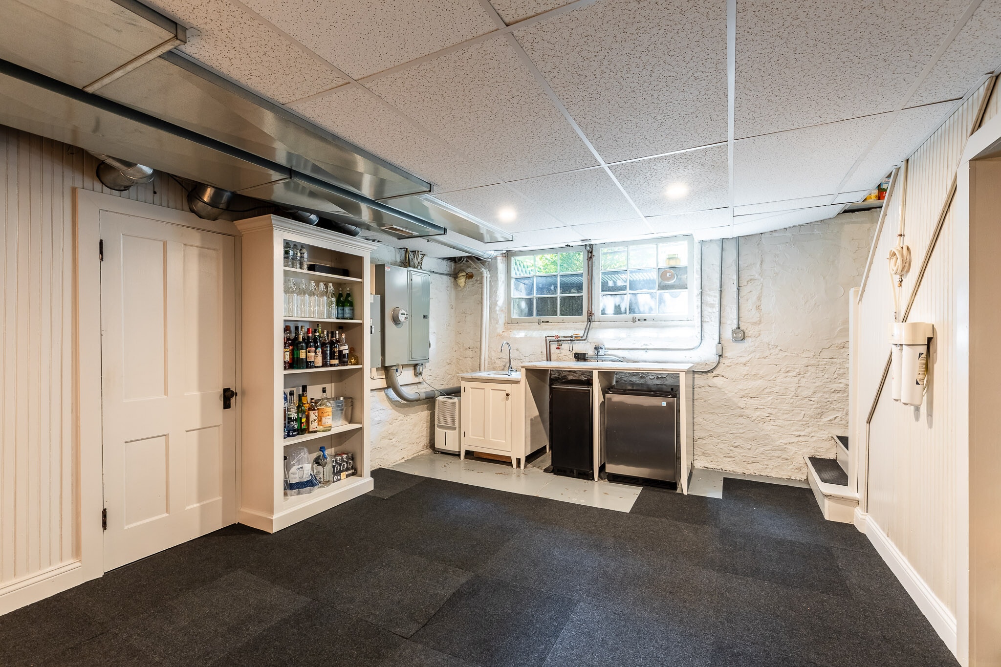 Laundry area stays equipped. - 4061 Beechwood Ave