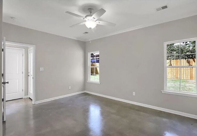 Building Photo - 5018 Wilburn Ave