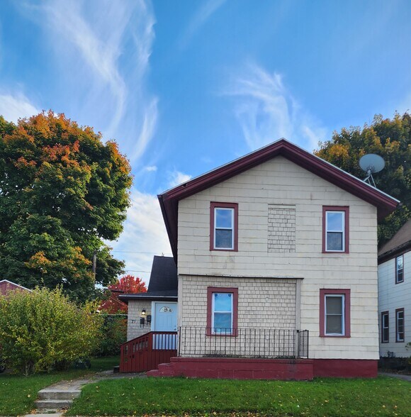 Primary Photo - 73 Leo St