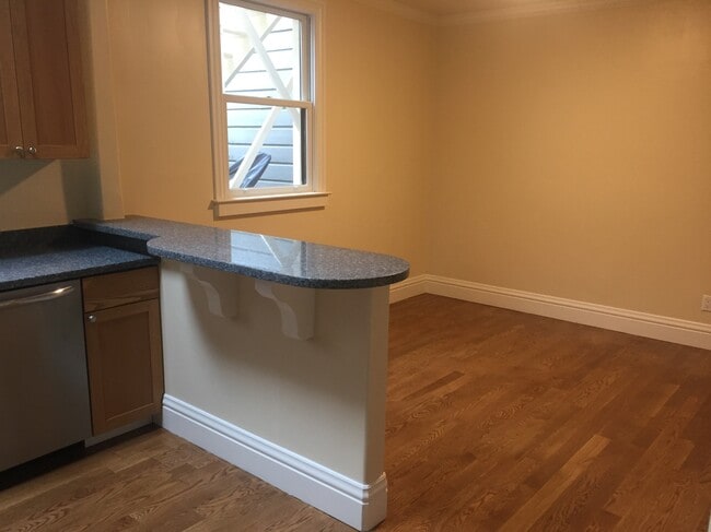 Building Photo - 326 Utah St