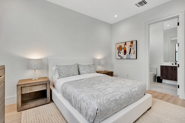 Building Photo - 1901 Dock St