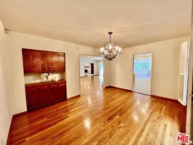 Building Photo - 1008 Westholme Ave