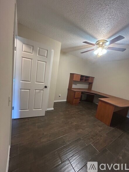Building Photo - 915 Oak Hill Rd