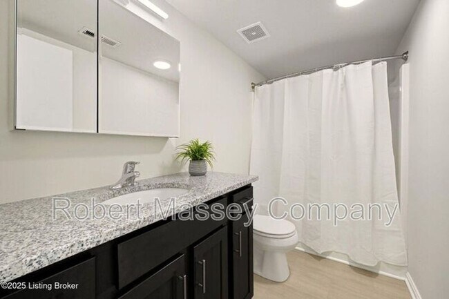 Building Photo - 2745 Grinstead Dr